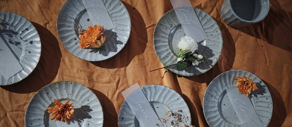 ellum-place-cards-in-white-ink-with-orange-flowers
