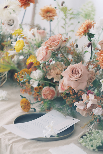 autumn floral wedding menu tablescape