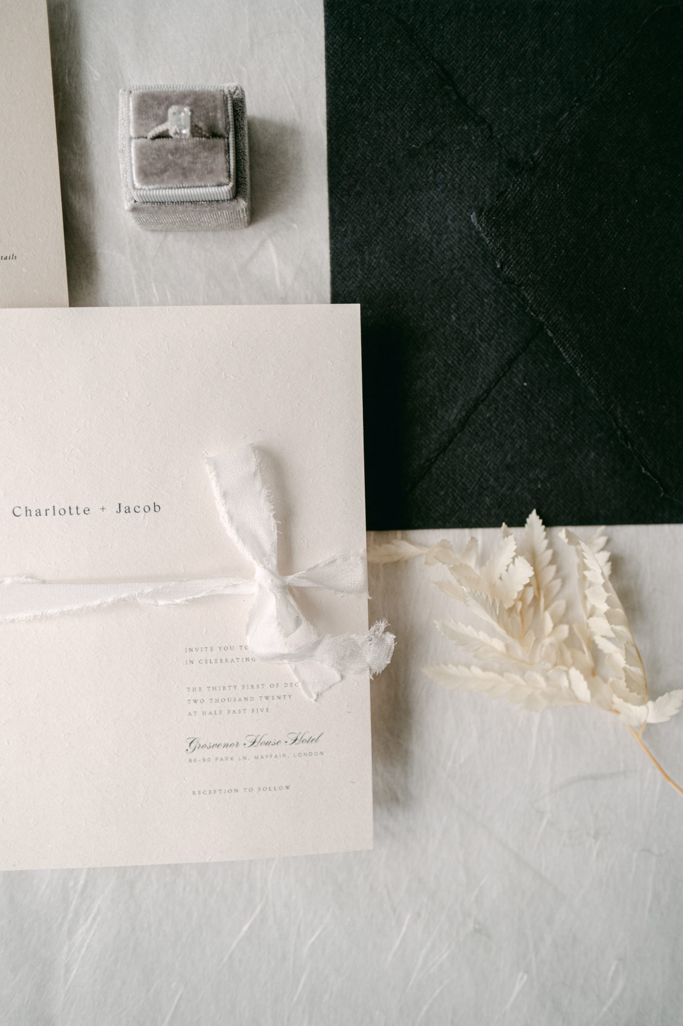 Minimalistic Scandinavian Inspired Wedding invitation | Daylight Letters